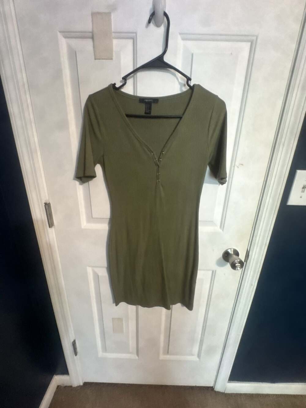 Forever 21 Ribbed Olive Green V-Neck Mini Dress Size S